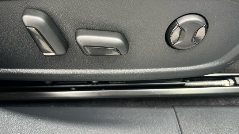 Ford Explorer 210kW Select 77kWh 5dr Auto Electric Estate